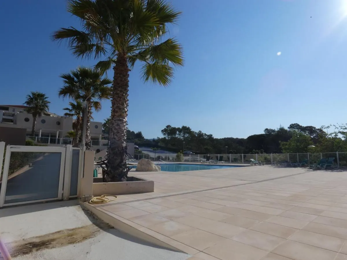 Residence Les Pins Parasols De La Roque Roquebrune-sur-Argens 0*,  Frankrijk